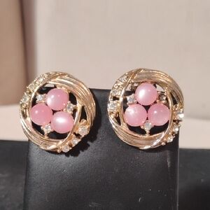 Vintage Gold Tone Pink Faux Pearl And Crystal Accent Clip On Earrings